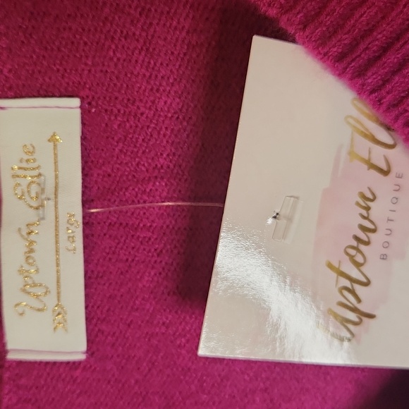 🎅NWT Uptown Ellie V-Neck Sweater in Rich Pink Large - Picture 2 of 7